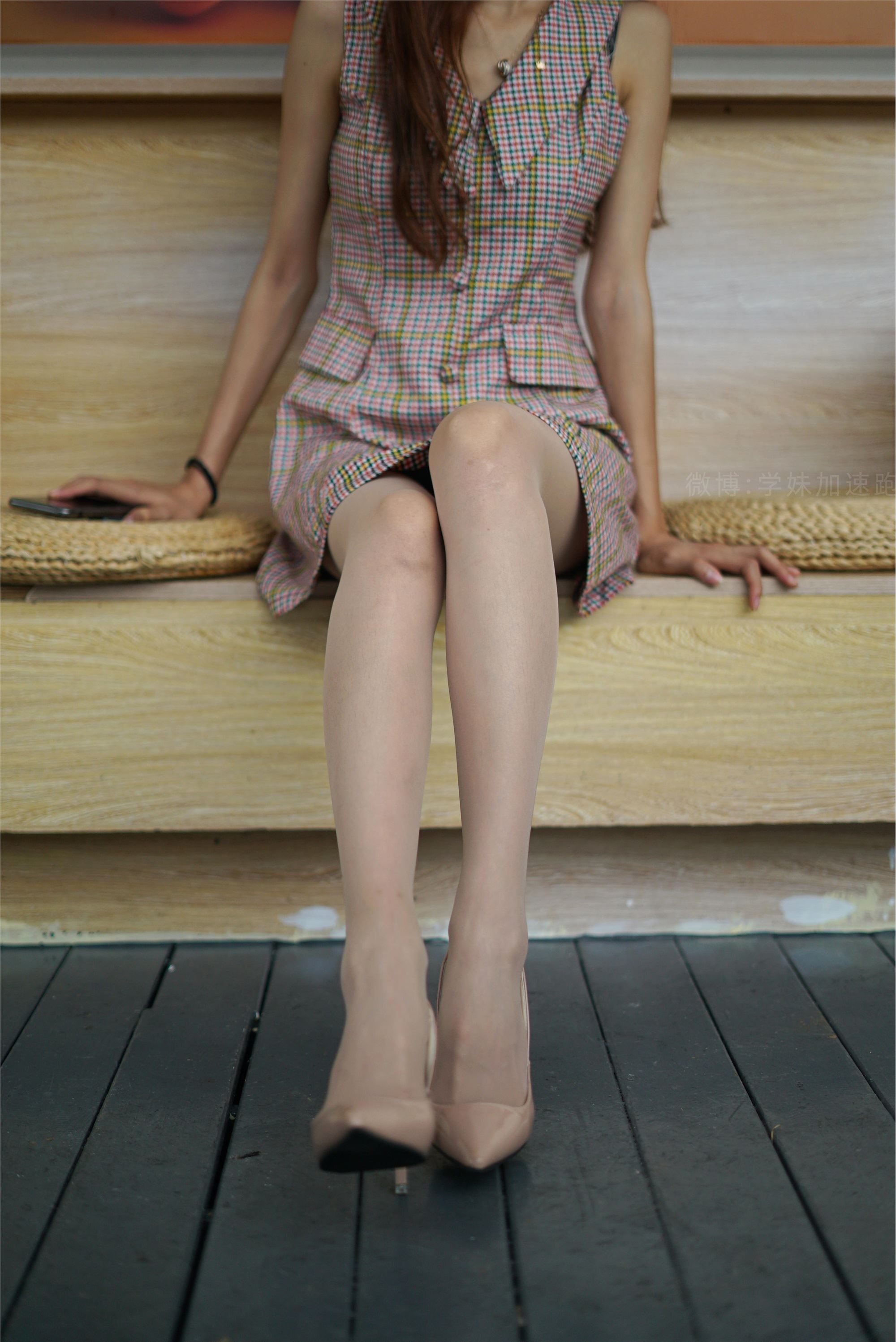 学妹加速跑 XM067《腿长即是美-盘盘》